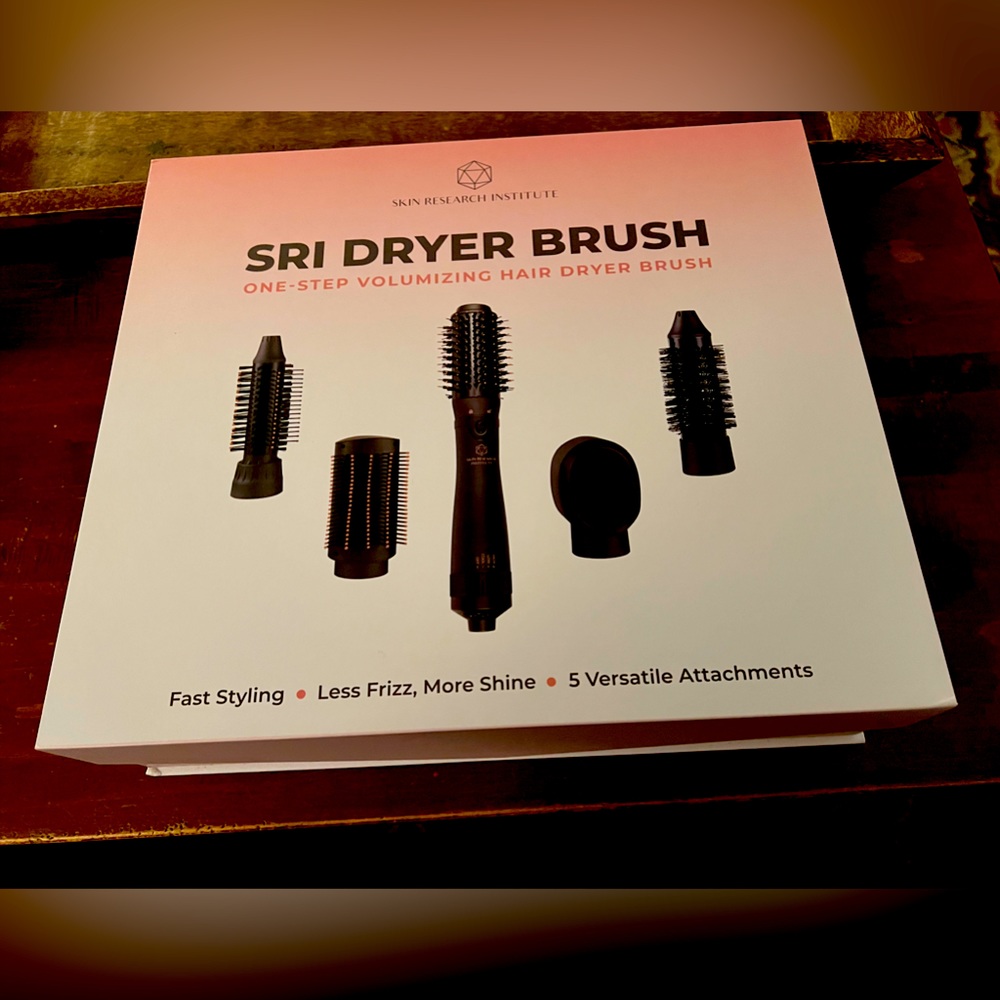 Skin Research Institute Volumizing Dryer Brush